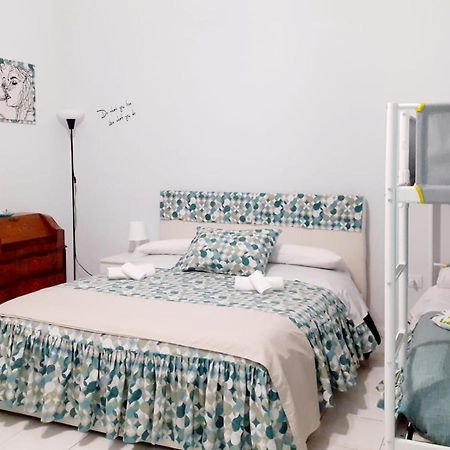 Dory'S Room Camera Nel Cuore Di Napoli Bagian luar foto