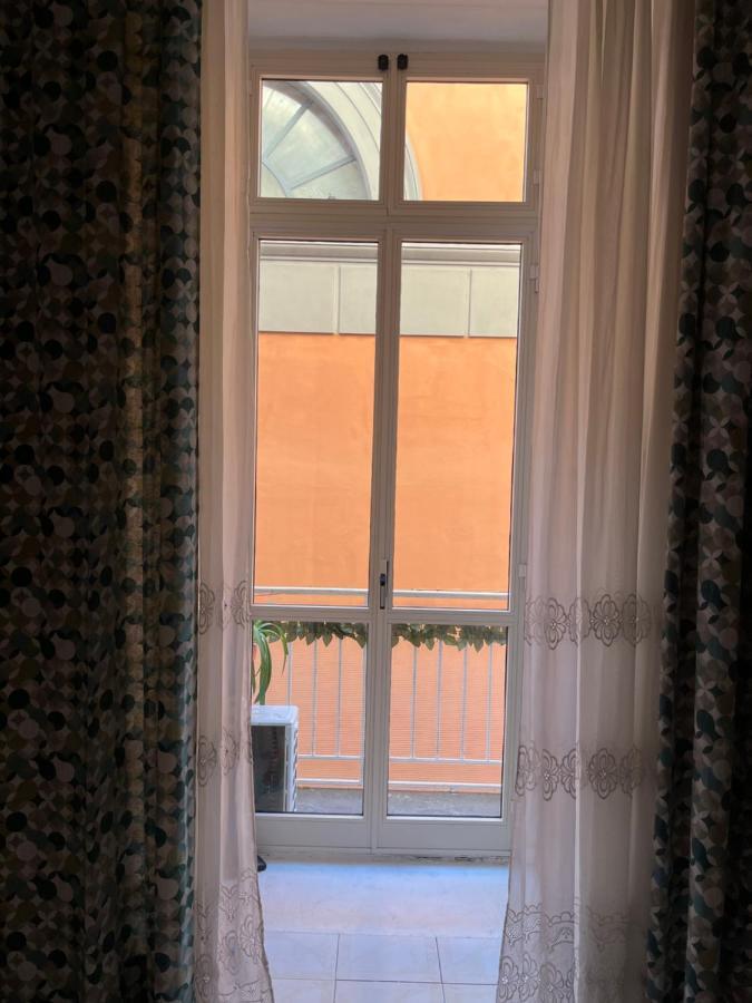 Dory'S Room Camera Nel Cuore Di Napoli Bagian luar foto
